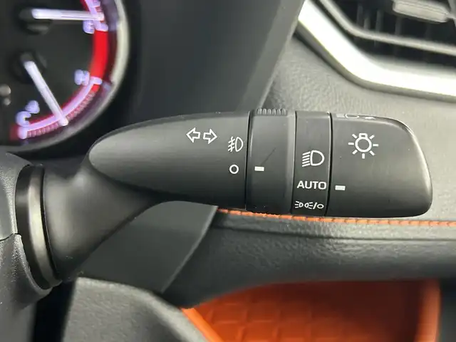 トヨタ ＲＡＶ４ アドベンチャー 愛知県 2021(令3)年 4.3万km アティチュードブラックマイカ 禁煙車/ダイナミックトルクベクタリング4WD/純正9インチディスプレイオーディオ/（AppleCarPlay/AndroidAuto/Bluetooh/USB）/バックカメラ/トヨタセーフティセンス/・レーントレーシングアシスト/・プリクラッシュセーフティ/・オートマチックハイビーム/・レーダークルーズコントロール/・ロードサインアシスト/・先行車発進告知機能/ブラインドスポットモニター/クリアランスソナー/ETC/ブラック合皮スポーティシート/運転席パワーシート/3灯式LEDヘッドライト/フロントフォグランプ/フラット型ルーフレール/5本スポーク純正19インチアルミホイール/自動防眩ミラー/スマートキー/スペアキー有/プッシュスタート/6スピーカー/純正フロアマット