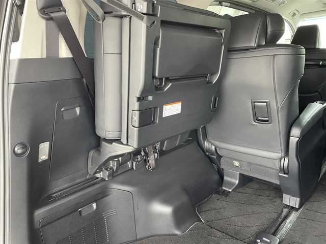 トヨタ アルファード S Cパッケージ 滋賀県 2019(平31)年 9.8万km ブラック モデリスタエアロ/フリップダウンモニター/サンルーフ/JBLプレミアムサウンド/WORK20インチAW/両側パワースライドドア/純正9インチナビ/（AM/FM/フルセグ/CD/DVD/Bluetooth/USB/VTR/AUX）/ETC2.0/アラウンドビューモニター/バックカメラ/トヨタセーフティセンス/・踏み間違い防止アシスト/・衝突軽減ブレーキ/・レーンキープアシスト/・車間自動制御システム/・コーナーセンサー/・クルーズコントロール/・標識検知機能/運転席・助手席シートヒーター/運転席・助手席シートベンチレーション/パワーシート/オットマン/電動格納ミラー/デジタルインナーミラー/電子パーキング/ブレーキホールド/革巻きステアリング/ステアリングスイッチ/オートライト/LEDヘッドライト/フロントフォグ/フルオートエアコン/USB端子/プッシュスタート/スマートキー/純正フロアマット