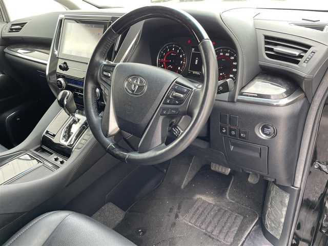 トヨタ アルファード S Cパッケージ 滋賀県 2019(平31)年 9.8万km ブラック モデリスタエアロ/フリップダウンモニター/サンルーフ/JBLプレミアムサウンド/WORK20インチAW/両側パワースライドドア/純正9インチナビ/（AM/FM/フルセグ/CD/DVD/Bluetooth/USB/VTR/AUX）/ETC2.0/アラウンドビューモニター/バックカメラ/トヨタセーフティセンス/・踏み間違い防止アシスト/・衝突軽減ブレーキ/・レーンキープアシスト/・車間自動制御システム/・コーナーセンサー/・クルーズコントロール/・標識検知機能/運転席・助手席シートヒーター/運転席・助手席シートベンチレーション/パワーシート/オットマン/電動格納ミラー/デジタルインナーミラー/電子パーキング/ブレーキホールド/革巻きステアリング/ステアリングスイッチ/オートライト/LEDヘッドライト/フロントフォグ/フルオートエアコン/USB端子/プッシュスタート/スマートキー/純正フロアマット