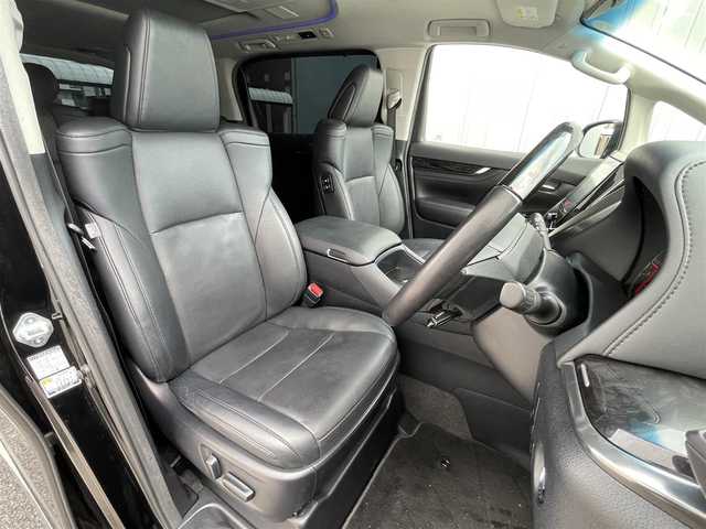 トヨタ アルファード S Cパッケージ 滋賀県 2019(平31)年 9.8万km ブラック モデリスタエアロ/フリップダウンモニター/サンルーフ/JBLプレミアムサウンド/WORK20インチAW/両側パワースライドドア/純正9インチナビ/（AM/FM/フルセグ/CD/DVD/Bluetooth/USB/VTR/AUX）/ETC2.0/アラウンドビューモニター/バックカメラ/トヨタセーフティセンス/・踏み間違い防止アシスト/・衝突軽減ブレーキ/・レーンキープアシスト/・車間自動制御システム/・コーナーセンサー/・クルーズコントロール/・標識検知機能/運転席・助手席シートヒーター/運転席・助手席シートベンチレーション/パワーシート/オットマン/電動格納ミラー/デジタルインナーミラー/電子パーキング/ブレーキホールド/革巻きステアリング/ステアリングスイッチ/オートライト/LEDヘッドライト/フロントフォグ/フルオートエアコン/USB端子/プッシュスタート/スマートキー/純正フロアマット