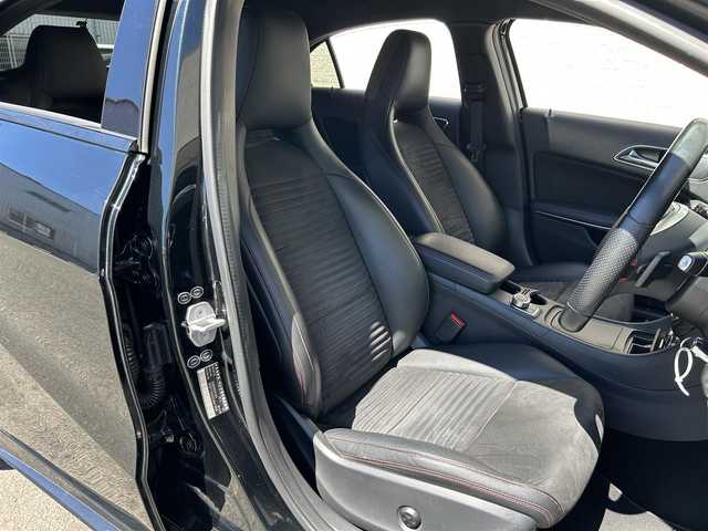 メルセデス・ベンツ Ａ１８０ ブルーエフィシェンシー スポーツ 大阪府 2013(平25)年 5.1万km コスモスブラック ナイトパッケージ/純正HDDナビ/(フルセグTV/Bluetooth/CD/DVD)/バックモニター/前後コーナーセンサー/クルーズコントロール/ブラインドスポットモニター/衝突被害軽減システム/レザーシート/ハーフレザーシート/D席メモリシート/純正フロアマット/純正AW/キセノンヘッドライト/ドライブレコーダー/ETC/保証書/取扱説明書