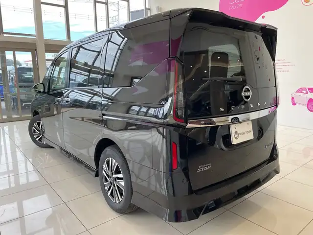 日産 セレナ e－パワー ハイウェイスター V 埼玉県 2025(令7)年 0.1千km ダイヤモンドブラック エマージェンシーブレーキ　/プロパイロット　/純正ナビ/　　BT/フルセグ　/アラウンドビューモニター　/両側パワースライドドア　/LEDオートライト　/純正16インチアルミ　/ワイヤレス充電 /インテリジェントミラー /ステアリングスイッチ/電子パーキング/純正ETC2.0