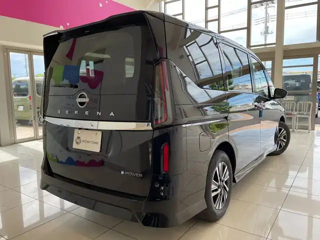 日産 セレナ e－パワー ハイウェイスター V 埼玉県 2025(令7)年 0.1千km ダイヤモンドブラック エマージェンシーブレーキ　/プロパイロット　/純正ナビ/　　BT/フルセグ　/アラウンドビューモニター　/両側パワースライドドア　/LEDオートライト　/純正16インチアルミ　/ワイヤレス充電 /インテリジェントミラー /ステアリングスイッチ/電子パーキング/純正ETC2.0