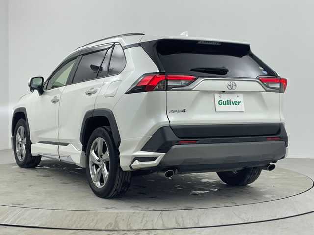 トヨタ ＲＡＶ４ G 熊本県 2020(令2)年 5.7万km ホワイトパールクリスタルシャイン モデリスタエアロ　純正９インチナビ　バックカメラ　パワーバックドア　レーダークルーズコントロール　シートヒーター　純正１８インチＡＷ　ステアリングリモコン　クリアランスソナー　ＥＴＣ　ドラレコ　禁煙車