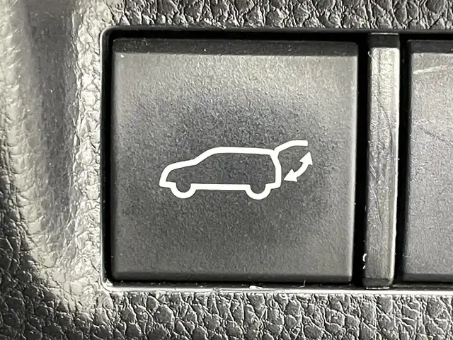 トヨタ ＲＡＶ４ G 熊本県 2020(令2)年 5.7万km ホワイトパールクリスタルシャイン モデリスタエアロ　純正９インチナビ　バックカメラ　パワーバックドア　レーダークルーズコントロール　シートヒーター　純正１８インチＡＷ　ステアリングリモコン　クリアランスソナー　ＥＴＣ　ドラレコ　禁煙車
