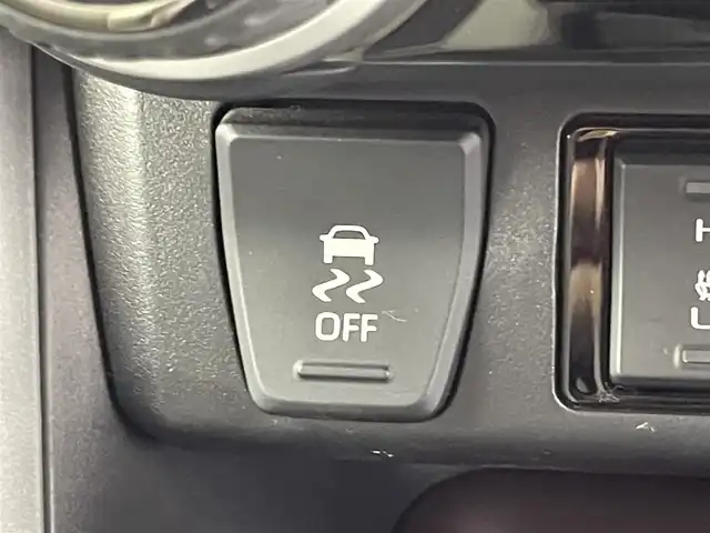 トヨタ ＲＡＶ４ G 熊本県 2020(令2)年 5.7万km ホワイトパールクリスタルシャイン モデリスタエアロ　純正９インチナビ　バックカメラ　パワーバックドア　レーダークルーズコントロール　シートヒーター　純正１８インチＡＷ　ステアリングリモコン　クリアランスソナー　ＥＴＣ　ドラレコ　禁煙車
