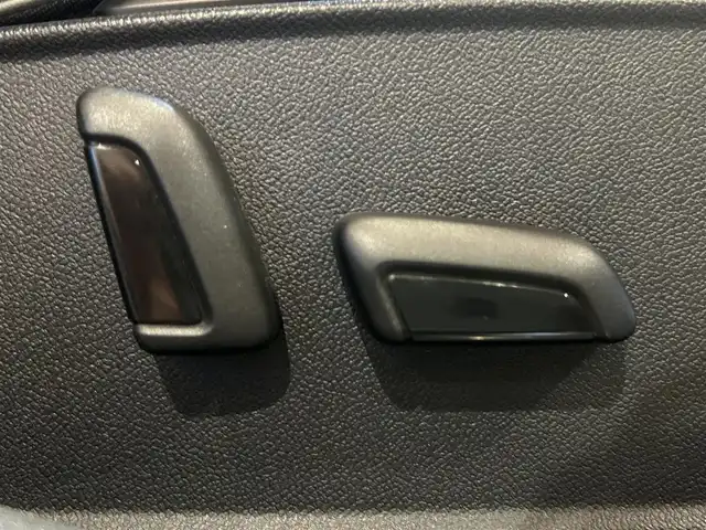 フォルクスワーゲン アルテオン TSI 4モーション Rラインアドバンス 道央・札幌 2019(平31)年 3.2万km パール ラグジュアリーパッケージ/　・電動パノラマスライディングルーフ/　・DYNAUDIOプレミアムサウンド/オールインセーフティ/　・ACC/　・レーンキープアシスト/　・レーンチェンジアイスと/　・360°カメラ/　・パークアシスト/ヘッドアップディスプレイ/デジタルメータークラスター/DiscoverProナビ/フルセグテレビ/DVD/SD/USB/BT/ナッパレザーシート/シートヒーター/ハイビームアシスト/ダイナミックライドアシスト/パワーテールゲート