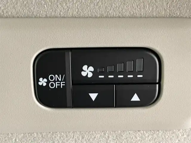 ホンダ フリード ハイブリット e:HEV クロスター 愛知県 2025(令7)年 0.1千km ベージュ 登録済未使用車　純正９型ナビ　禁煙　シートヒーター　ハーフレザー　電動パーキング　ホンダセンシング　衝突軽減　追従クルコン　ハンドル支援　コーナーセンサー　ＬＥＤオートライト　両側パワースライドドア　/登録時走行距離５ｋｍ/e:HEV クロスター　2LE40C3　6人　9インチナビ　LXM-242ZFNI(207680円)