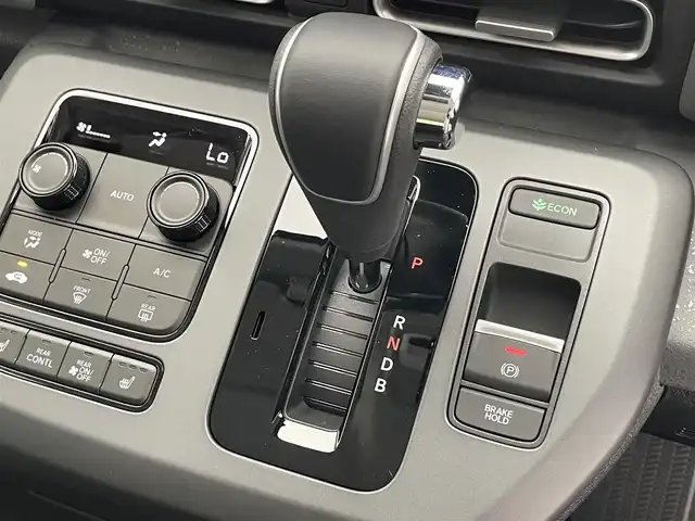 ホンダ フリード ハイブリット e:HEV クロスター 愛知県 2025(令7)年 0.1千km ベージュ 登録済未使用車　純正９型ナビ　禁煙　シートヒーター　ハーフレザー　電動パーキング　ホンダセンシング　衝突軽減　追従クルコン　ハンドル支援　コーナーセンサー　ＬＥＤオートライト　両側パワースライドドア　/登録時走行距離５ｋｍ/e:HEV クロスター　2LE40C3　6人　9インチナビ　LXM-242ZFNI(207680円)