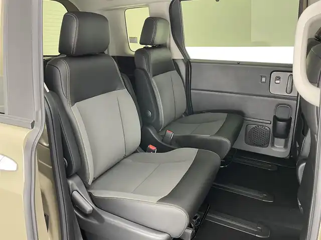 ホンダ フリード ハイブリット e:HEV クロスター 愛知県 2025(令7)年 0.1千km ベージュ 登録済未使用車　純正９型ナビ　禁煙　シートヒーター　ハーフレザー　電動パーキング　ホンダセンシング　衝突軽減　追従クルコン　ハンドル支援　コーナーセンサー　ＬＥＤオートライト　両側パワースライドドア　/登録時走行距離５ｋｍ/e:HEV クロスター　2LE40C3　6人　9インチナビ　LXM-242ZFNI(207680円)