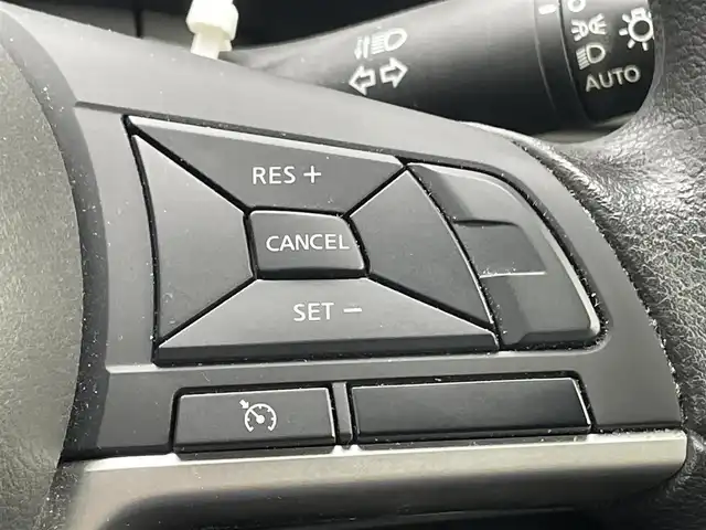 日産 セレナ X 山梨県 2017(平29)年 10.8万km ブリリアントシルバー (株)IDOMが運営する【じしゃロン甲府店】の自社ローン専用車両になります。/こちらは現金またはオートローンご利用時の価格です。自社ローンご希望の方は別途その旨お申付け下さい/純正メモリーナビ/（フルセグTV/CD/DVD/Blu-ray/BTオーディオ）/アラウンドビューモニター/エマージェンシーブレーキ/セキュリティ＆セーフティパック/両側パワースライドドア/クルーズコントロール/ETC/インテリジェントキー/保証書・取説・ナビ説