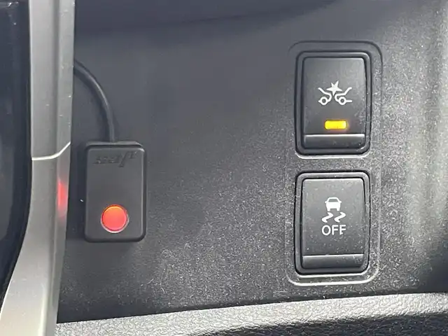 日産 セレナ X 山梨県 2017(平29)年 10.8万km ブリリアントシルバー (株)IDOMが運営する【じしゃロン甲府店】の自社ローン専用車両になります。/こちらは現金またはオートローンご利用時の価格です。自社ローンご希望の方は別途その旨お申付け下さい/純正メモリーナビ/（フルセグTV/CD/DVD/Blu-ray/BTオーディオ）/アラウンドビューモニター/エマージェンシーブレーキ/セキュリティ＆セーフティパック/両側パワースライドドア/クルーズコントロール/ETC/インテリジェントキー/保証書・取説・ナビ説