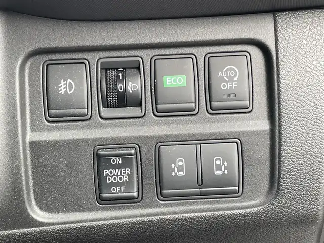 日産 セレナ X 山梨県 2017(平29)年 10.8万km ブリリアントシルバー (株)IDOMが運営する【じしゃロン甲府店】の自社ローン専用車両になります。/こちらは現金またはオートローンご利用時の価格です。自社ローンご希望の方は別途その旨お申付け下さい/純正メモリーナビ/（フルセグTV/CD/DVD/Blu-ray/BTオーディオ）/アラウンドビューモニター/エマージェンシーブレーキ/セキュリティ＆セーフティパック/両側パワースライドドア/クルーズコントロール/ETC/インテリジェントキー/保証書・取説・ナビ説