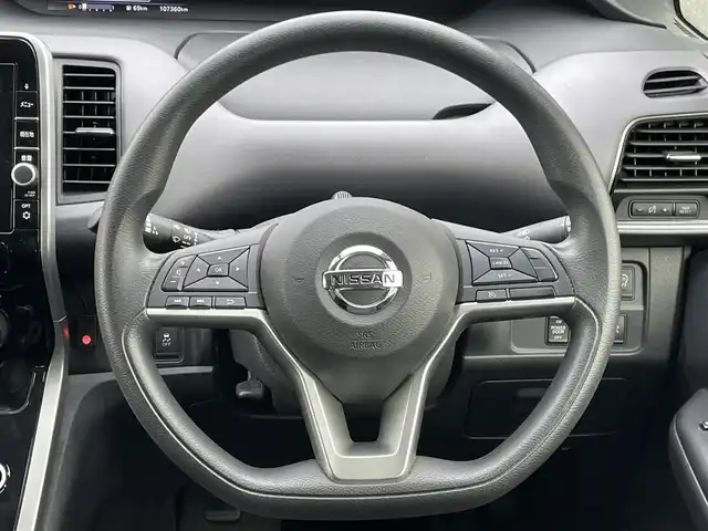 日産 セレナ X 山梨県 2017(平29)年 10.8万km ブリリアントシルバー (株)IDOMが運営する【じしゃロン甲府店】の自社ローン専用車両になります。/こちらは現金またはオートローンご利用時の価格です。自社ローンご希望の方は別途その旨お申付け下さい/純正メモリーナビ/（フルセグTV/CD/DVD/Blu-ray/BTオーディオ）/アラウンドビューモニター/エマージェンシーブレーキ/セキュリティ＆セーフティパック/両側パワースライドドア/クルーズコントロール/ETC/インテリジェントキー/保証書・取説・ナビ説