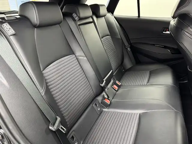 トヨタ カローラツーリング ハイブリッド ダブルバイビー 福岡県 2022(令4)年 4.7万km スパークリングブラックパールクリスタルシャイン モデリスタエアロ　/純正ディスプレイオーディオ　/バックカメラ　/ワイヤレス充電　/ビルトインＥＴＣ　/前後ドラレコ　/レーダークルコン　/トヨタセーフティセンス　/衝突軽減ブレーキ　/レーンキープ　/アクセル踏み間違い防止　/ブラインドスポットモニター　/ハーフレザーシート　/シートヒーター　/ステアリングヒーター　/ＬＥＤヘッドライト　/純正１７インチアルミホイール