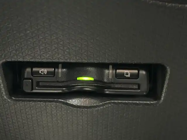 ダイハツ タント X 東京都 2021(令3)年 3.5万km ブラックマイカメタリック 純正ナビ（NSZN-Y71DS）/・Bluetooth/TV/CD/DVD/USＢ/横滑り防止装置/盗難防止装置/衝突被害軽減システム/アイドリングストップ/コーナーセンサー/パノラマモニター/左右パワースライドドア/後席格納サンシェード/オートライト/電動格納ミラー/シートヒーター/オートエアコン/プッシュスタート/取扱説明書/保証書/スペアキー1本