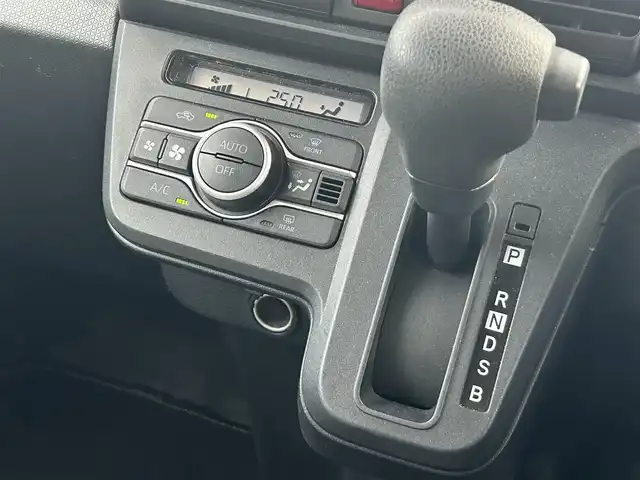 ダイハツ タント X 東京都 2021(令3)年 3.5万km ブラックマイカメタリック 純正ナビ（NSZN-Y71DS）/・Bluetooth/TV/CD/DVD/USＢ/横滑り防止装置/盗難防止装置/衝突被害軽減システム/アイドリングストップ/コーナーセンサー/パノラマモニター/左右パワースライドドア/後席格納サンシェード/オートライト/電動格納ミラー/シートヒーター/オートエアコン/プッシュスタート/取扱説明書/保証書/スペアキー1本