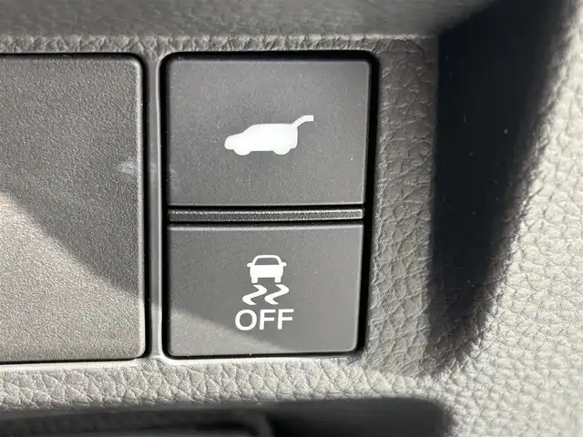 ホンダ ステップワゴン スパーダ 大阪府 2022(令4)年 3.5万km プラチナホワイトパール ホンダセンシング/・アダプティクブクルーズコントロール/・衝突軽減ブレーキー/・レーンアシスト/・コーナーセンサー/・ブラインドスポットインフォメーション/純正11.4インチナビ/・Bluetooth/フルセグTV/CD/DVD/USB/ラジオ/主要装備/・全方位カメラ/・アラウンドビューモニター/・アイドリングストップ/・横滑り防止装置/・オートホールド/・パドルシフト/・両側パワースライドドア/・パワーバックドア/・フリップダウンモニター/・レザーシート/・シートヒーター/・オットマン/・ウォークスルー/・ステアリングリモコン/・LEDヘッドライト/・フォグランプ/・ヘッドライトレベライザー/・ドライブレコーダー/・ETC