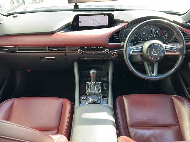 マツダ マツダ３ファストバック XD バーガンディセレクション 山形県 2019(令1)年 8.7万km ポリメタルグレーM 禁煙車/4WD/衝突軽減ブレーキシステム/BOSEサウンド/クルーズコントロール/レーンキープアシスト/横滑り防止装置/オートマチックハイビーム/前後コーナーセンサー/前後ドライブレコーダー/全方位カメラ/純正ナビ/（Bluetooth/フルセグ/AM/FM/USB)/ヘッドアップディスプレイ/電動パーキング/ステアリングスイッチ/ステアリングヒーター/パドルシフト/レザーシート/D席パワーシート・シートメモリー/前席シートヒーター/スマートキー/純正エンジンスターター/電動格納ミラー/ドアバイザー/純正アルミホイール