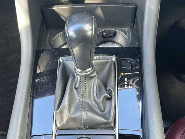 マツダ マツダ３ファストバック XD バーガンディセレクション 山形県 2019(令1)年 8.7万km ポリメタルグレーM 禁煙車/4WD/衝突軽減ブレーキシステム/BOSEサウンド/クルーズコントロール/レーンキープアシスト/横滑り防止装置/オートマチックハイビーム/前後コーナーセンサー/前後ドライブレコーダー/全方位カメラ/純正ナビ/（Bluetooth/フルセグ/AM/FM/USB)/ヘッドアップディスプレイ/電動パーキング/ステアリングスイッチ/ステアリングヒーター/パドルシフト/レザーシート/D席パワーシート・シートメモリー/前席シートヒーター/スマートキー/純正エンジンスターター/電動格納ミラー/ドアバイザー/純正アルミホイール