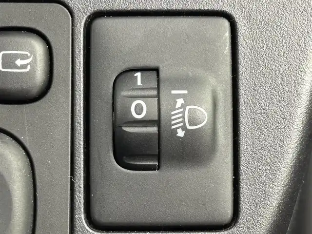 トヨタ アクア S 福岡県 2014(平26)年 7.2万km ブラックマイカ 純正ナビ／ＢＴ／フルセグＴＶ　/バックカメラ　/ＥＴＣ　/プッシュスタート　/スマートキー　/電動格納式ドアミラー　/ＥＣＯモード　/ＥＶモード　/ドアバイザー　/純正１５インチアルミホイール　/社外フロアマット