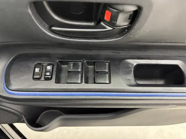 トヨタ アクア S 福岡県 2014(平26)年 7.2万km ブラックマイカ 純正ナビ／ＢＴ／フルセグＴＶ　/バックカメラ　/ＥＴＣ　/プッシュスタート　/スマートキー　/電動格納式ドアミラー　/ＥＣＯモード　/ＥＶモード　/ドアバイザー　/純正１５インチアルミホイール　/社外フロアマット