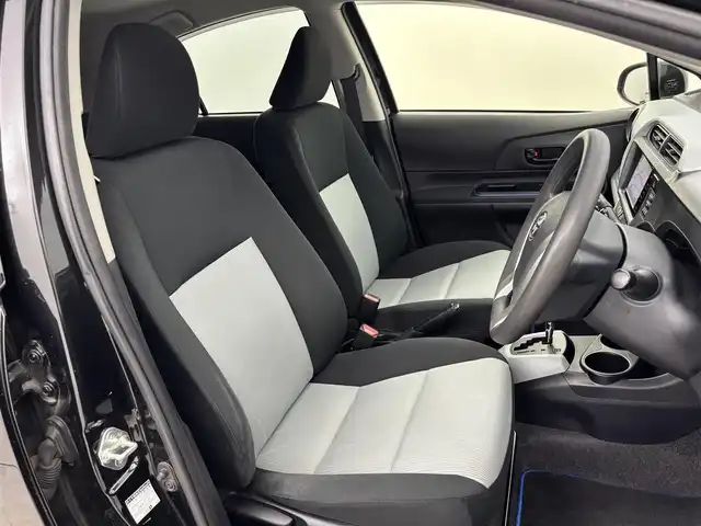 トヨタ アクア S 福岡県 2014(平26)年 7.2万km ブラックマイカ 純正ナビ／ＢＴ／フルセグＴＶ　/バックカメラ　/ＥＴＣ　/プッシュスタート　/スマートキー　/電動格納式ドアミラー　/ＥＣＯモード　/ＥＶモード　/ドアバイザー　/純正１５インチアルミホイール　/社外フロアマット