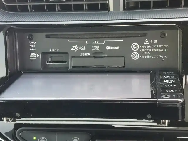 トヨタ アクア S 東京都 2018(平30)年 4.2万km スーパーホワイトⅡ 純正ナビ(NSCD-W66)/【AM/FM/CD/SD/BT/AUX】/ビルトインETC/ステアリングスイッチ/横滑り防止装置/車両接近通報装置/EV MODE/ECO MODE/オートエアコン/電動格納ミラー/純正フロアマット/リモコンキー/保証書/取扱説明書