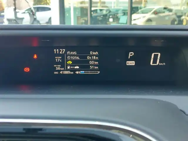 トヨタ アクア S 東京都 2018(平30)年 4.2万km スーパーホワイトⅡ 純正ナビ(NSCD-W66)/【AM/FM/CD/SD/BT/AUX】/ビルトインETC/ステアリングスイッチ/横滑り防止装置/車両接近通報装置/EV MODE/ECO MODE/オートエアコン/電動格納ミラー/純正フロアマット/リモコンキー/保証書/取扱説明書