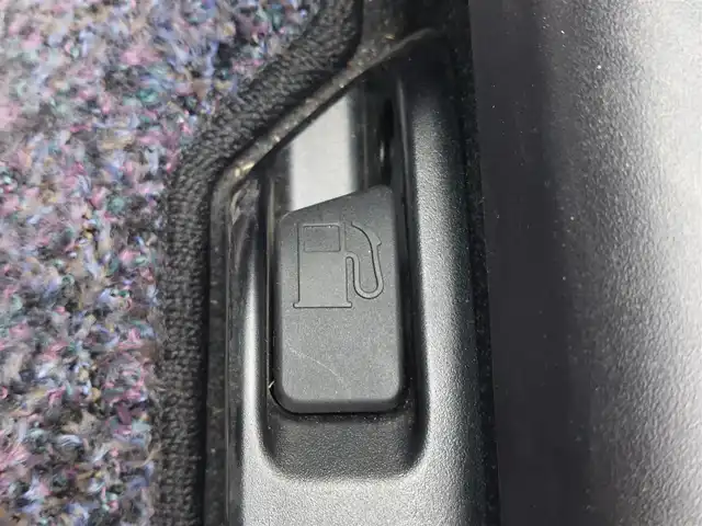 トヨタ アクア S 東京都 2018(平30)年 4.2万km スーパーホワイトⅡ 純正ナビ(NSCD-W66)/【AM/FM/CD/SD/BT/AUX】/ビルトインETC/ステアリングスイッチ/横滑り防止装置/車両接近通報装置/EV MODE/ECO MODE/オートエアコン/電動格納ミラー/純正フロアマット/リモコンキー/保証書/取扱説明書