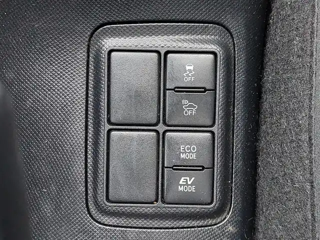 トヨタ アクア S 東京都 2018(平30)年 4.2万km スーパーホワイトⅡ 純正ナビ(NSCD-W66)/【AM/FM/CD/SD/BT/AUX】/ビルトインETC/ステアリングスイッチ/横滑り防止装置/車両接近通報装置/EV MODE/ECO MODE/オートエアコン/電動格納ミラー/純正フロアマット/リモコンキー/保証書/取扱説明書