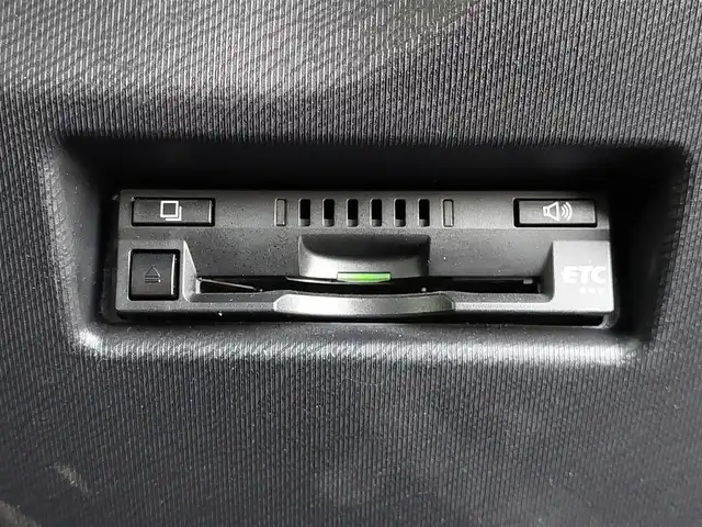 トヨタ アクア S 東京都 2018(平30)年 4.2万km スーパーホワイトⅡ 純正ナビ(NSCD-W66)/【AM/FM/CD/SD/BT/AUX】/ビルトインETC/ステアリングスイッチ/横滑り防止装置/車両接近通報装置/EV MODE/ECO MODE/オートエアコン/電動格納ミラー/純正フロアマット/リモコンキー/保証書/取扱説明書