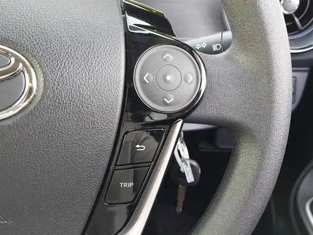 トヨタ アクア S 東京都 2018(平30)年 4.2万km スーパーホワイトⅡ 純正ナビ(NSCD-W66)/【AM/FM/CD/SD/BT/AUX】/ビルトインETC/ステアリングスイッチ/横滑り防止装置/車両接近通報装置/EV MODE/ECO MODE/オートエアコン/電動格納ミラー/純正フロアマット/リモコンキー/保証書/取扱説明書