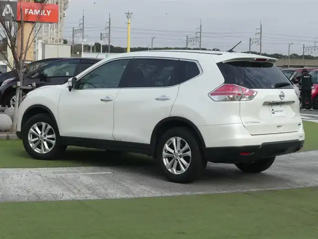 日産 エクストレイル 20X 千葉県 2014(平26)年 5.2万km ブリリアントホワイトパール パワーバックドア/カブロンシート/前席シートヒーター/純正SDナビ/地デジTV/【DVD/CD再生機能】/バックカメラ/フリップダウンモニター/ドライブレコーダー/革巻きステアリング/ETC/LEDヘッドライト/フォグライト/ウインカーミラー/純正17インチアルミホイル/インテリジェントキー