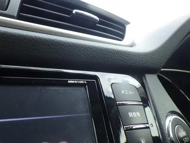 日産 エクストレイル 20X 千葉県 2014(平26)年 5.2万km ブリリアントホワイトパール パワーバックドア/カブロンシート/前席シートヒーター/純正SDナビ/地デジTV/【DVD/CD再生機能】/バックカメラ/フリップダウンモニター/ドライブレコーダー/革巻きステアリング/ETC/LEDヘッドライト/フォグライト/ウインカーミラー/純正17インチアルミホイル/インテリジェントキー