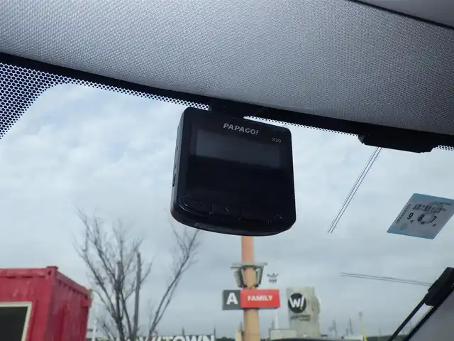 日産 エクストレイル 20X 千葉県 2014(平26)年 5.2万km ブリリアントホワイトパール パワーバックドア/カブロンシート/前席シートヒーター/純正SDナビ/地デジTV/【DVD/CD再生機能】/バックカメラ/フリップダウンモニター/ドライブレコーダー/革巻きステアリング/ETC/LEDヘッドライト/フォグライト/ウインカーミラー/純正17インチアルミホイル/インテリジェントキー