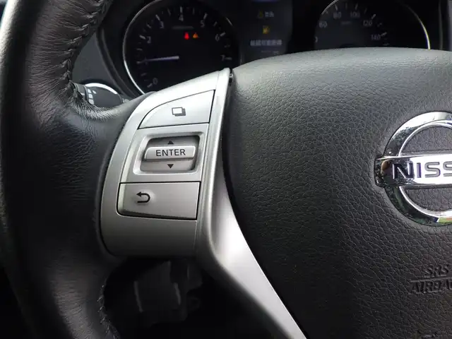 日産 エクストレイル 20X 千葉県 2014(平26)年 5.2万km ブリリアントホワイトパール パワーバックドア/カブロンシート/前席シートヒーター/純正SDナビ/地デジTV/【DVD/CD再生機能】/バックカメラ/フリップダウンモニター/ドライブレコーダー/革巻きステアリング/ETC/LEDヘッドライト/フォグライト/ウインカーミラー/純正17インチアルミホイル/インテリジェントキー