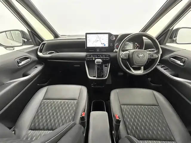 トヨタ ノア S－Z 熊本県 2023(令5)年 3.1万km ホワイトパールクリスタルシャイン 純正10.5インチナビ（CD・ＤＶＤ・フルセグ・ＢＴ・ＡｐｐｌＣａｒＰｌａｙ・ＡｎｄｒｏｉｄＡｕｔｏ・HDMI）/バックカメラ　/純正１４インチフリップダウンモニター　/ビルトインＥＴＣ２．０　/社外前後ドライブレコーダー　/両側パワースライドドア/前後クリアランスソナー/前席シートヒーター/トヨタセーフティーセンス/・レーダークルーズコントロール/・プリクラッシュセーフティ/・プロアクティブドライビングアシスト/・ロードサインアシスト/横滑り防止/ハーフレザーシート/オートライト/オートマチックハイビーム/LEDヘッドライト/フォグライト/スマートキー/プッシュスタート/スペアキー1本
