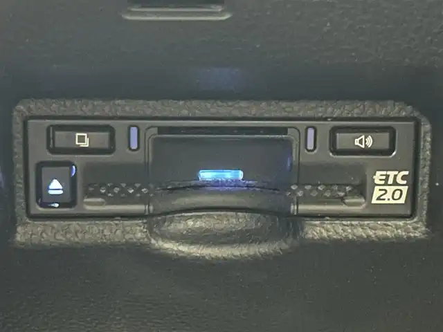 トヨタ ノア S－Z 熊本県 2023(令5)年 3.1万km ホワイトパールクリスタルシャイン 純正10.5インチナビ（CD・ＤＶＤ・フルセグ・ＢＴ・ＡｐｐｌＣａｒＰｌａｙ・ＡｎｄｒｏｉｄＡｕｔｏ・HDMI）/バックカメラ　/純正１４インチフリップダウンモニター　/ビルトインＥＴＣ２．０　/社外前後ドライブレコーダー　/両側パワースライドドア/前後クリアランスソナー/前席シートヒーター/トヨタセーフティーセンス/・レーダークルーズコントロール/・プリクラッシュセーフティ/・プロアクティブドライビングアシスト/・ロードサインアシスト/横滑り防止/ハーフレザーシート/オートライト/オートマチックハイビーム/LEDヘッドライト/フォグライト/スマートキー/プッシュスタート/スペアキー1本