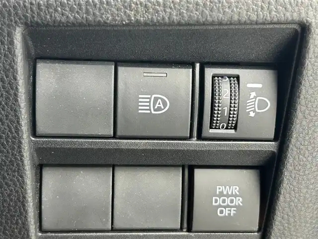 トヨタ ノア S－Z 熊本県 2023(令5)年 3.1万km ホワイトパールクリスタルシャイン 純正10.5インチナビ（CD・ＤＶＤ・フルセグ・ＢＴ・ＡｐｐｌＣａｒＰｌａｙ・ＡｎｄｒｏｉｄＡｕｔｏ・HDMI）/バックカメラ　/純正１４インチフリップダウンモニター　/ビルトインＥＴＣ２．０　/社外前後ドライブレコーダー　/両側パワースライドドア/前後クリアランスソナー/前席シートヒーター/トヨタセーフティーセンス/・レーダークルーズコントロール/・プリクラッシュセーフティ/・プロアクティブドライビングアシスト/・ロードサインアシスト/横滑り防止/ハーフレザーシート/オートライト/オートマチックハイビーム/LEDヘッドライト/フォグライト/スマートキー/プッシュスタート/スペアキー1本