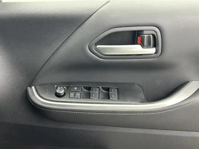 トヨタ ノア S－Z 熊本県 2023(令5)年 3.1万km ホワイトパールクリスタルシャイン 純正10.5インチナビ（CD・ＤＶＤ・フルセグ・ＢＴ・ＡｐｐｌＣａｒＰｌａｙ・ＡｎｄｒｏｉｄＡｕｔｏ・HDMI）/バックカメラ　/純正１４インチフリップダウンモニター　/ビルトインＥＴＣ２．０　/社外前後ドライブレコーダー　/両側パワースライドドア/前後クリアランスソナー/前席シートヒーター/トヨタセーフティーセンス/・レーダークルーズコントロール/・プリクラッシュセーフティ/・プロアクティブドライビングアシスト/・ロードサインアシスト/横滑り防止/ハーフレザーシート/オートライト/オートマチックハイビーム/LEDヘッドライト/フォグライト/スマートキー/プッシュスタート/スペアキー1本