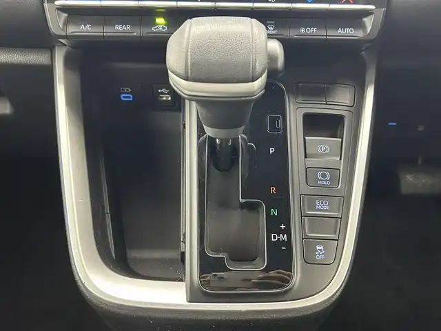 トヨタ ノア S－Z 熊本県 2023(令5)年 3.1万km ホワイトパールクリスタルシャイン 純正10.5インチナビ（CD・ＤＶＤ・フルセグ・ＢＴ・ＡｐｐｌＣａｒＰｌａｙ・ＡｎｄｒｏｉｄＡｕｔｏ・HDMI）/バックカメラ　/純正１４インチフリップダウンモニター　/ビルトインＥＴＣ２．０　/社外前後ドライブレコーダー　/両側パワースライドドア/前後クリアランスソナー/前席シートヒーター/トヨタセーフティーセンス/・レーダークルーズコントロール/・プリクラッシュセーフティ/・プロアクティブドライビングアシスト/・ロードサインアシスト/横滑り防止/ハーフレザーシート/オートライト/オートマチックハイビーム/LEDヘッドライト/フォグライト/スマートキー/プッシュスタート/スペアキー1本