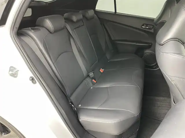 トヨタ プリウス S ツーリングセレ ブラックED 岡山県 2022(令4)年 3.1万km プラチナホワイトパールマイカ 純正9インチナビ/NSZT-Y68T/（CD/DVD/BT/TV/HDMI)/全方位カメラ/モデリスタフルエアロ/レザーシート/シートヒーター/ローダウン/社外前後ドライブレコーダー/LEDヘッドライト/オートライト/ビルトインETC/コーナーセンサー/トヨタセーフティセンス