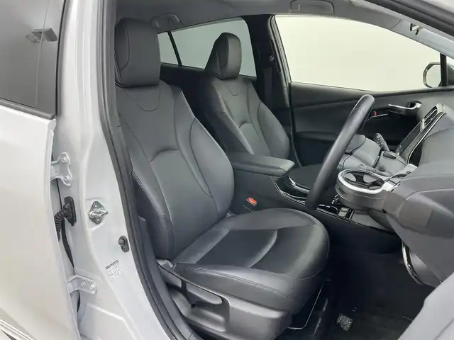 トヨタ プリウス S ツーリングセレ ブラックED 岡山県 2022(令4)年 3.1万km プラチナホワイトパールマイカ 純正9インチナビ/NSZT-Y68T/（CD/DVD/BT/TV/HDMI)/全方位カメラ/モデリスタフルエアロ/レザーシート/シートヒーター/ローダウン/社外前後ドライブレコーダー/LEDヘッドライト/オートライト/ビルトインETC/コーナーセンサー/トヨタセーフティセンス