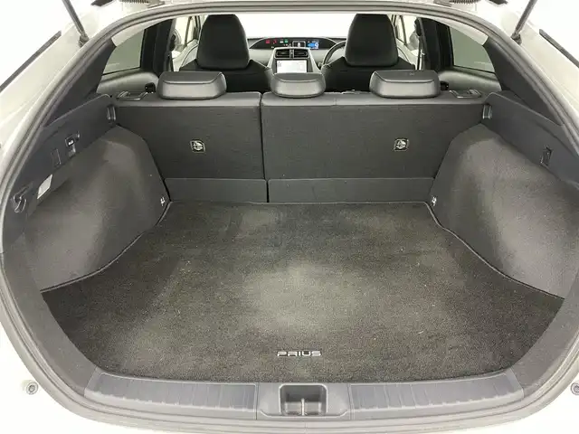 トヨタ プリウス S ツーリングセレ ブラックED 岡山県 2022(令4)年 3.1万km プラチナホワイトパールマイカ 純正9インチナビ/NSZT-Y68T/（CD/DVD/BT/TV/HDMI)/全方位カメラ/モデリスタフルエアロ/レザーシート/シートヒーター/ローダウン/社外前後ドライブレコーダー/LEDヘッドライト/オートライト/ビルトインETC/コーナーセンサー/トヨタセーフティセンス