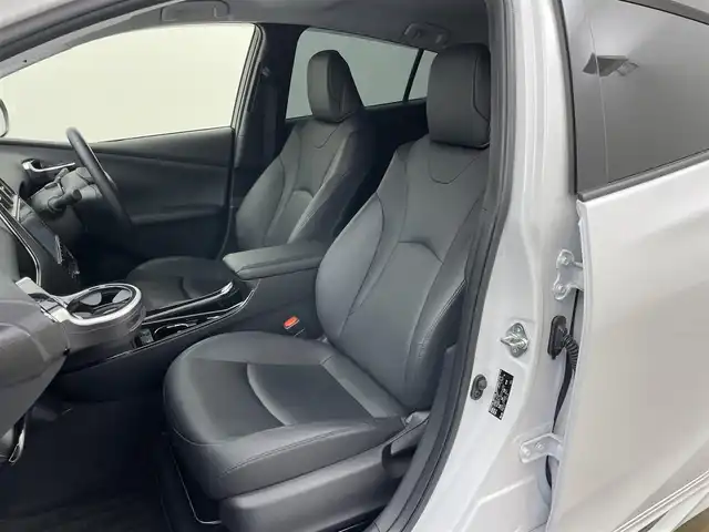 トヨタ プリウス S ツーリングセレ ブラックED 岡山県 2022(令4)年 3.1万km プラチナホワイトパールマイカ 純正9インチナビ/NSZT-Y68T/（CD/DVD/BT/TV/HDMI)/全方位カメラ/モデリスタフルエアロ/レザーシート/シートヒーター/ローダウン/社外前後ドライブレコーダー/LEDヘッドライト/オートライト/ビルトインETC/コーナーセンサー/トヨタセーフティセンス