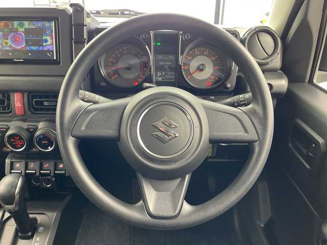 スズキ ジムニー XL 奈良県 2019(令1)年 1万km ジャングルグリーン 純正7インチディスプレイオーディオ　PVH-9300DVSZS/Bluetoothオーディオ/DVD再生/AM/FM/衝突軽減ブレーキ/車線逸脱警報/横滑り防止/フロントシートヒーター/バックカメラ/スマートキー/プッシュスタート/ビルトインETC/360°ドラレコ/ダウンヒルアシスト/背面タイヤ/サイドエアバッグ/カーテンエアバッグ