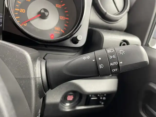 スズキ ジムニー XL 奈良県 2019(令1)年 1万km ジャングルグリーン 純正7インチディスプレイオーディオ　PVH-9300DVSZS/Bluetoothオーディオ/DVD再生/AM/FM/衝突軽減ブレーキ/車線逸脱警報/横滑り防止/フロントシートヒーター/バックカメラ/スマートキー/プッシュスタート/ビルトインETC/360°ドラレコ/ダウンヒルアシスト/背面タイヤ/サイドエアバッグ/カーテンエアバッグ