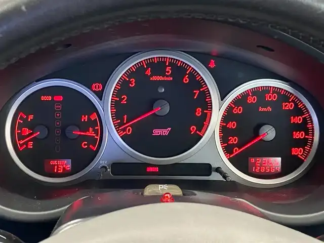 スバル インプレッサ ＷＲＸ STi 岐阜県 2003(平15)年 12.9万km WRブルーマイカ 6速MT/4WD/ターボ/純正BBS17インチAW/brembo製ゴールドキャリパー/BLITZ車庫調/HKSスポーツマフラー/Defiレーサーゲージ/カロッツェリア製メインユニット/（Bluetooth/CD/USB）/3本スポーク本革巻きステアリング/本革巻きシフトノブ/スポーツアルミペダル/キセノンヘッドライト/DCCDデフロックインジケーター/Panasonic製ツインスピーカー/Panasonic製ETC/純正フロアマット/パワーウィンドウ/マニュアルエアコン/電動格納ミラー