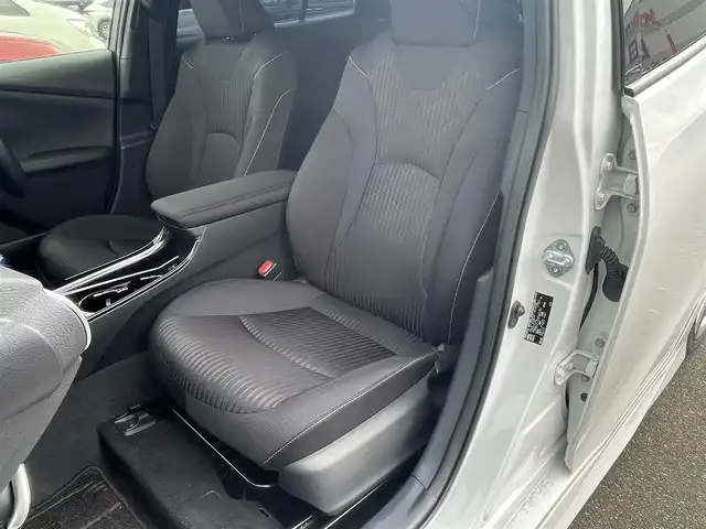 トヨタ プリウス ＰＨＶ A 山口県 2021(令3)年 4.8万km プラチナホワイトパールマイカ モデリスタ エアロ/純正ナビ BT/バックカメラ/ビルトイン ETC/衝突被害軽減ブレーキ/レーダークルーズコントロール/オートマチックハイビーム/ブラインドスポットモニタ/レーンアシスト /パーキングアシスト/コーナーセンサー /運転席パワーシート/前席シートヒーター /ステアリングリモコン/ステアリングヒーター/前後ドラレコ/LEDオートヘッドライト/前後フォグライト /スマートキー/ヘッドアップディスプレイ/W サイド カーテン エアバッグ/AC100V電源/保証書 取説 ナビ取説/禁煙車
